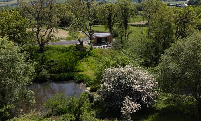 Setting of Ash lodge